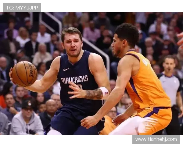 太阳与独行侠强强对决 展现激烈碰撞与全明星球员精彩对抗